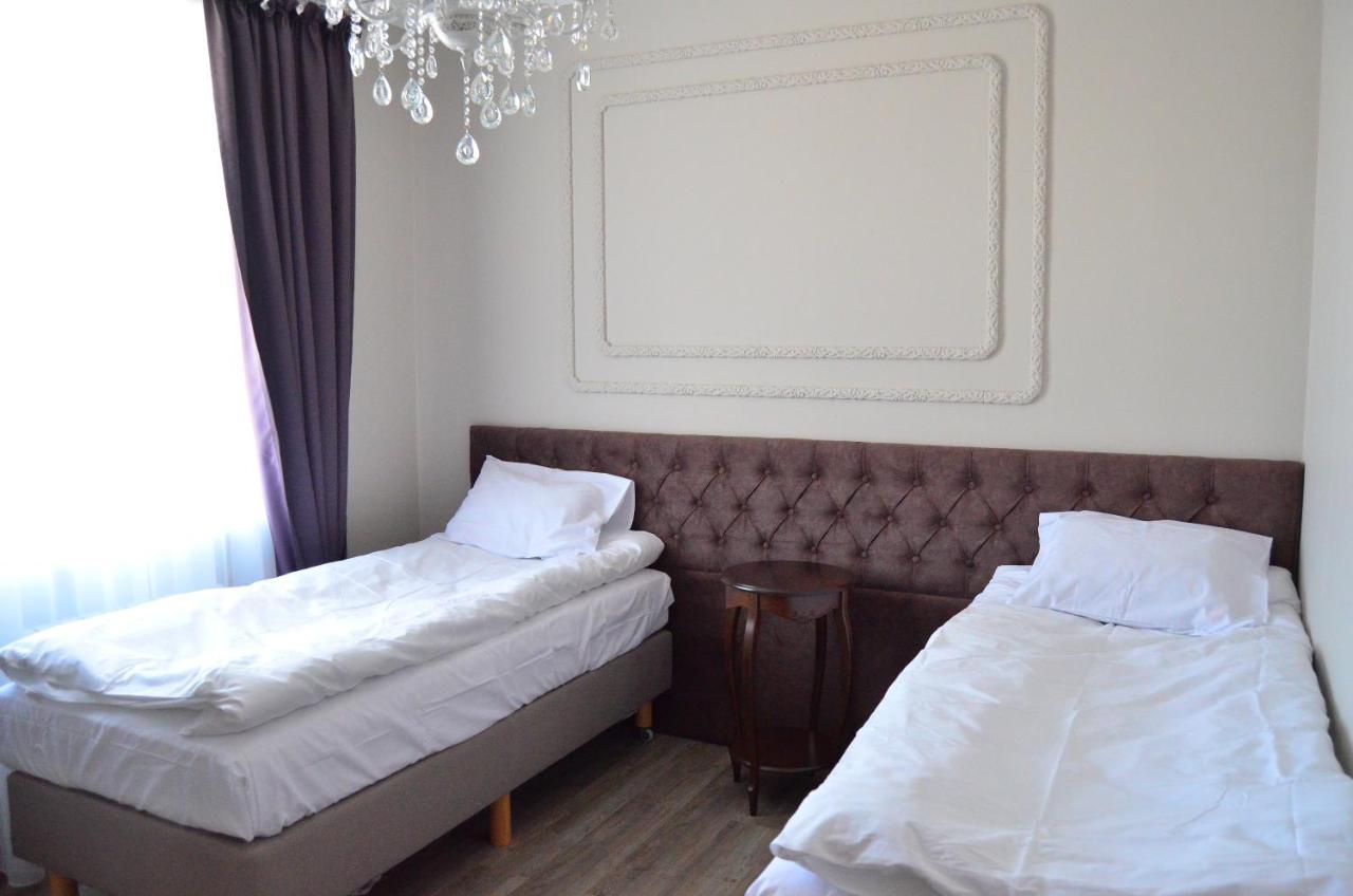 Golden Park Hotel Παβλοντάρ Δωμάτιο φωτογραφία