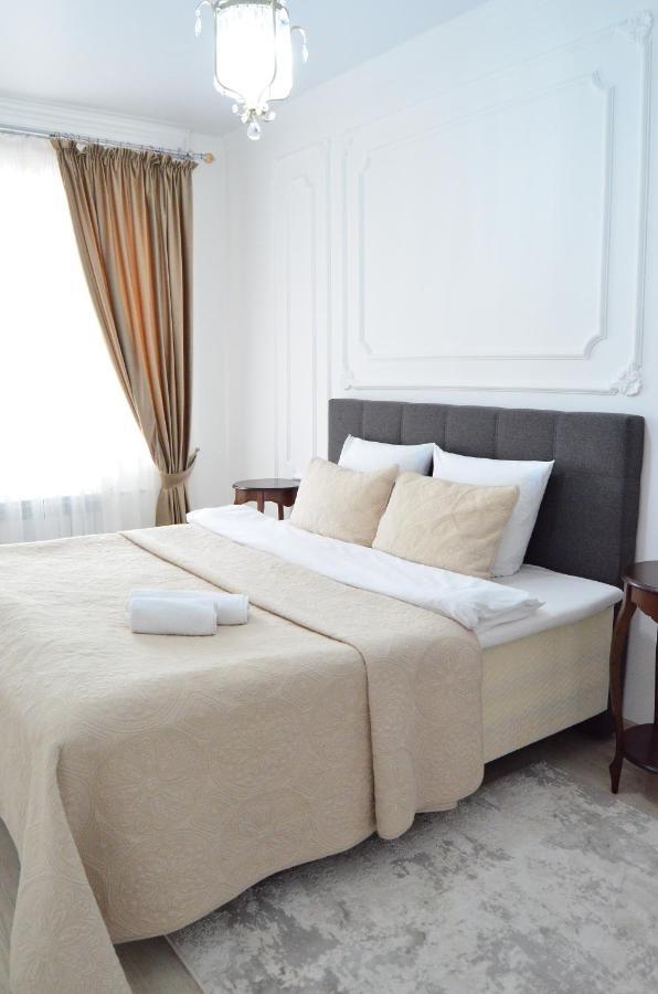 Golden Park Hotel Παβλοντάρ Εξωτερικό φωτογραφία