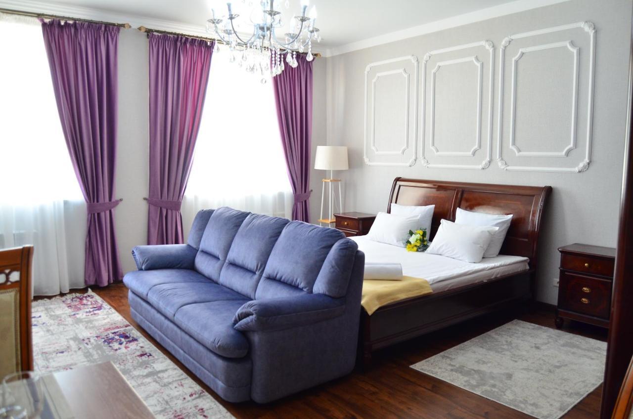 Golden Park Hotel Παβλοντάρ Εξωτερικό φωτογραφία