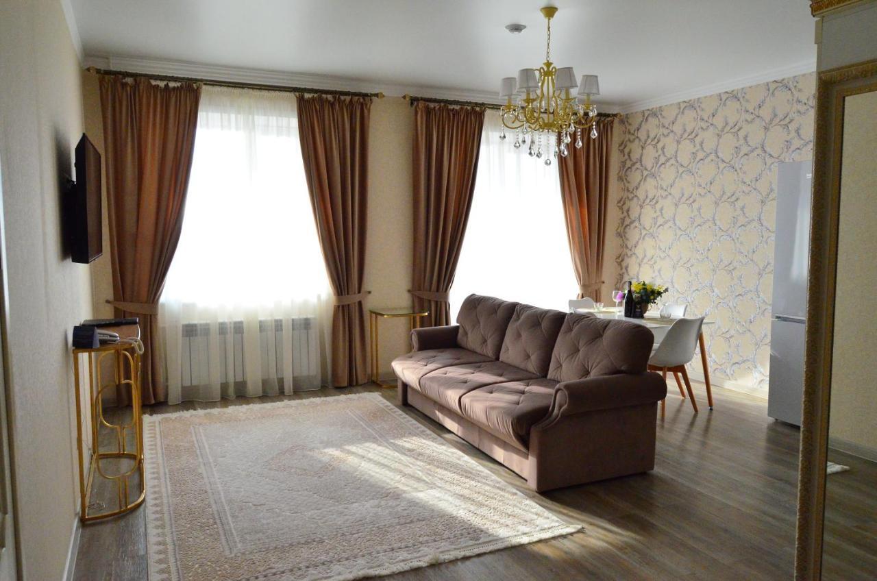 Golden Park Hotel Παβλοντάρ Εξωτερικό φωτογραφία