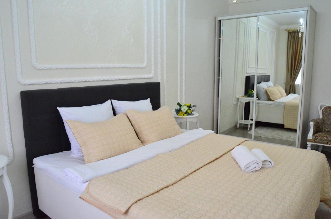 Golden Park Hotel Παβλοντάρ Εξωτερικό φωτογραφία