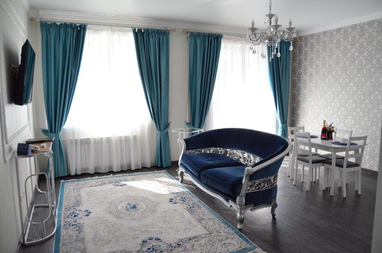 Golden Park Hotel Παβλοντάρ Εξωτερικό φωτογραφία