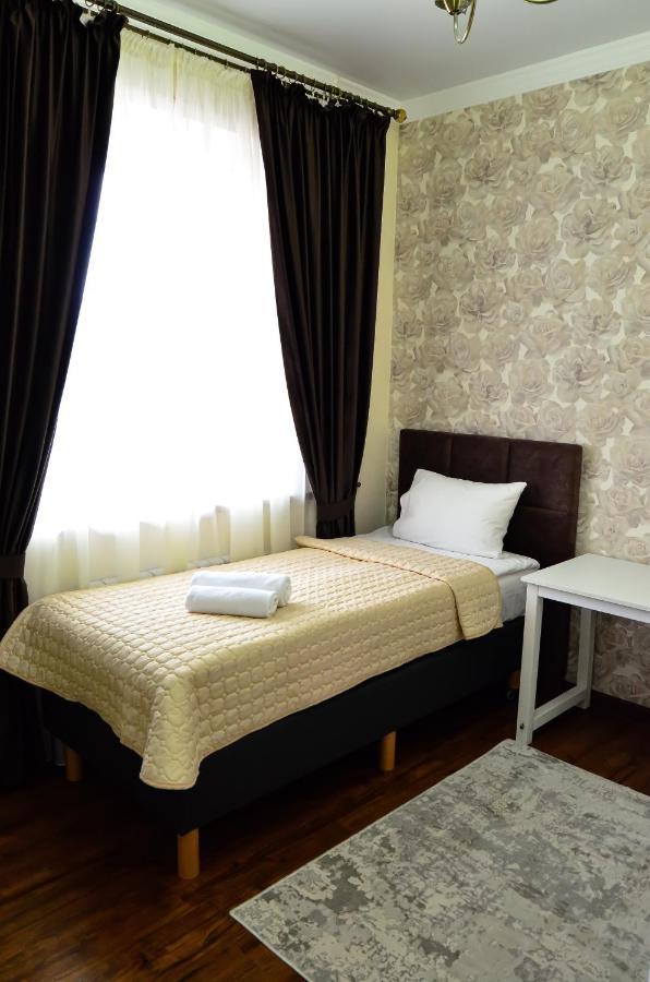 Golden Park Hotel Παβλοντάρ Εξωτερικό φωτογραφία
