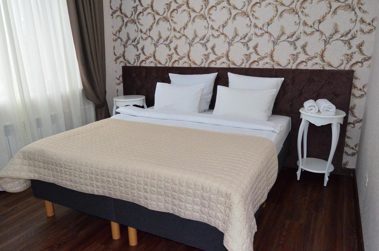 Golden Park Hotel Παβλοντάρ Εξωτερικό φωτογραφία
