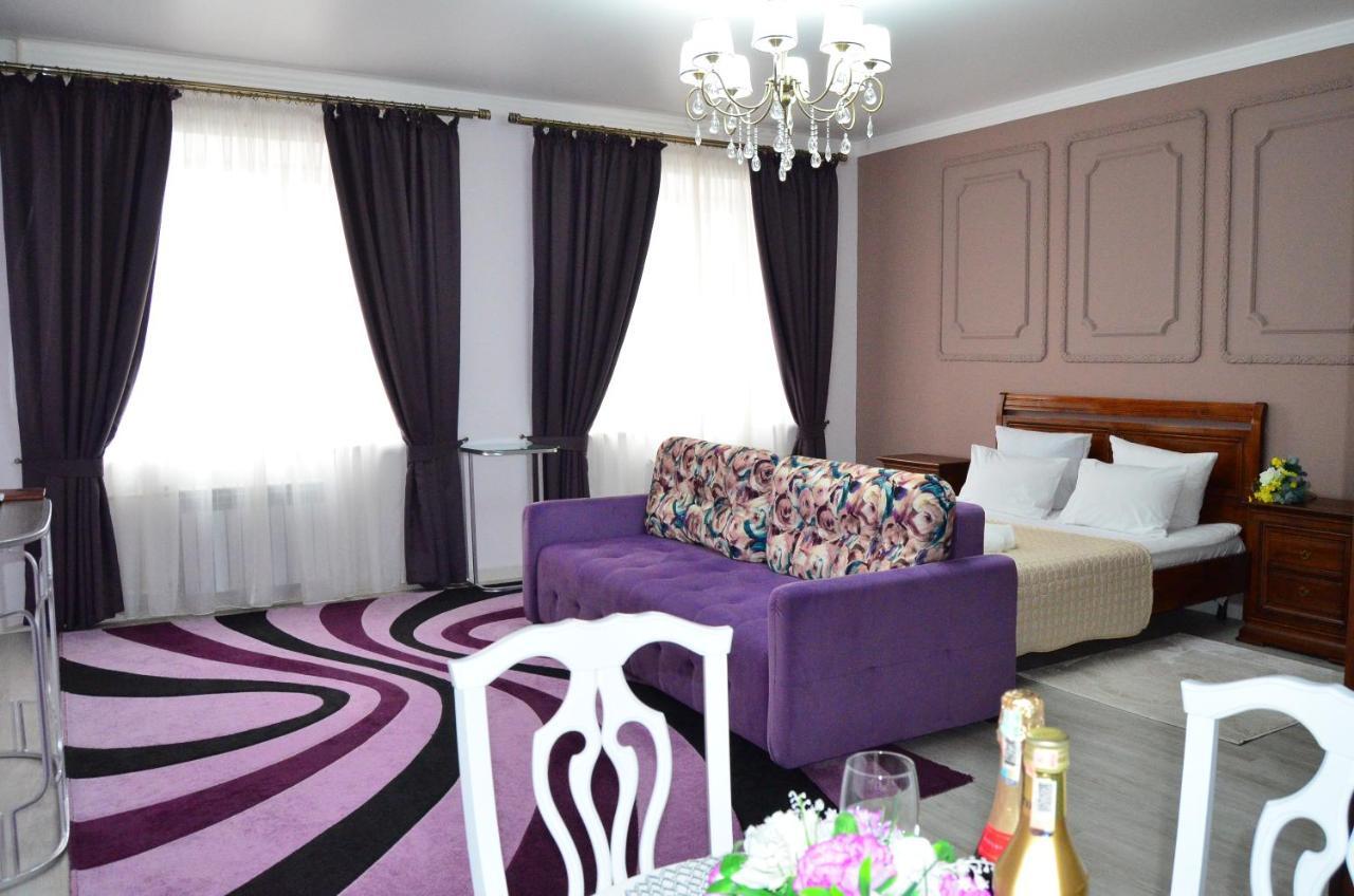 Golden Park Hotel Παβλοντάρ Εξωτερικό φωτογραφία