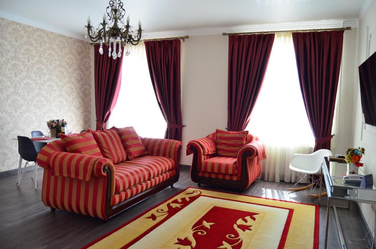 Golden Park Hotel Παβλοντάρ Εξωτερικό φωτογραφία