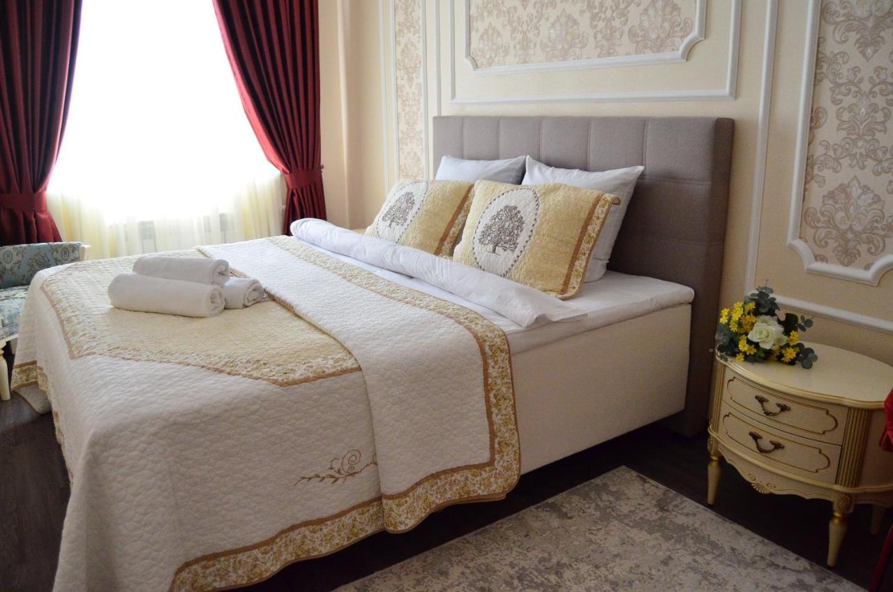 Golden Park Hotel Παβλοντάρ Εξωτερικό φωτογραφία