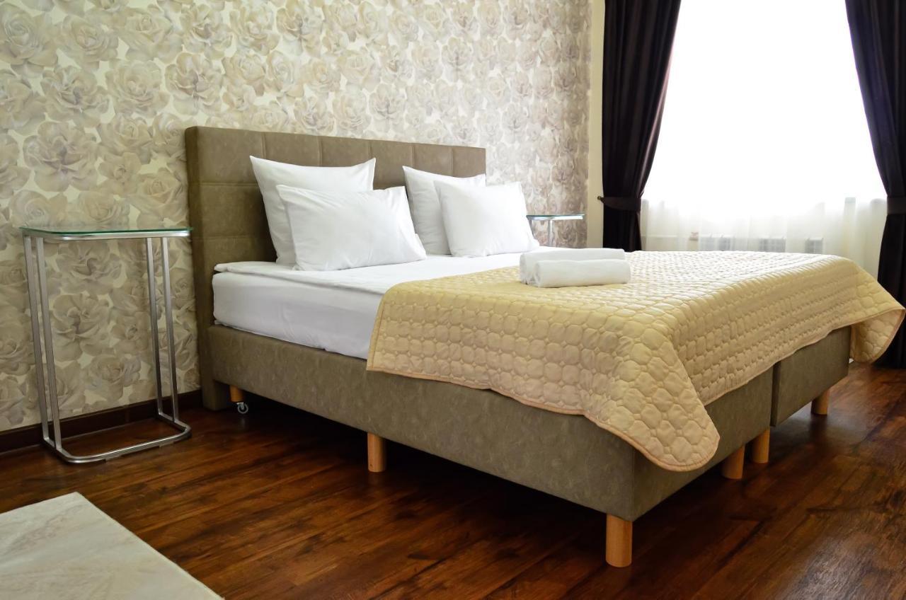 Golden Park Hotel Παβλοντάρ Εξωτερικό φωτογραφία