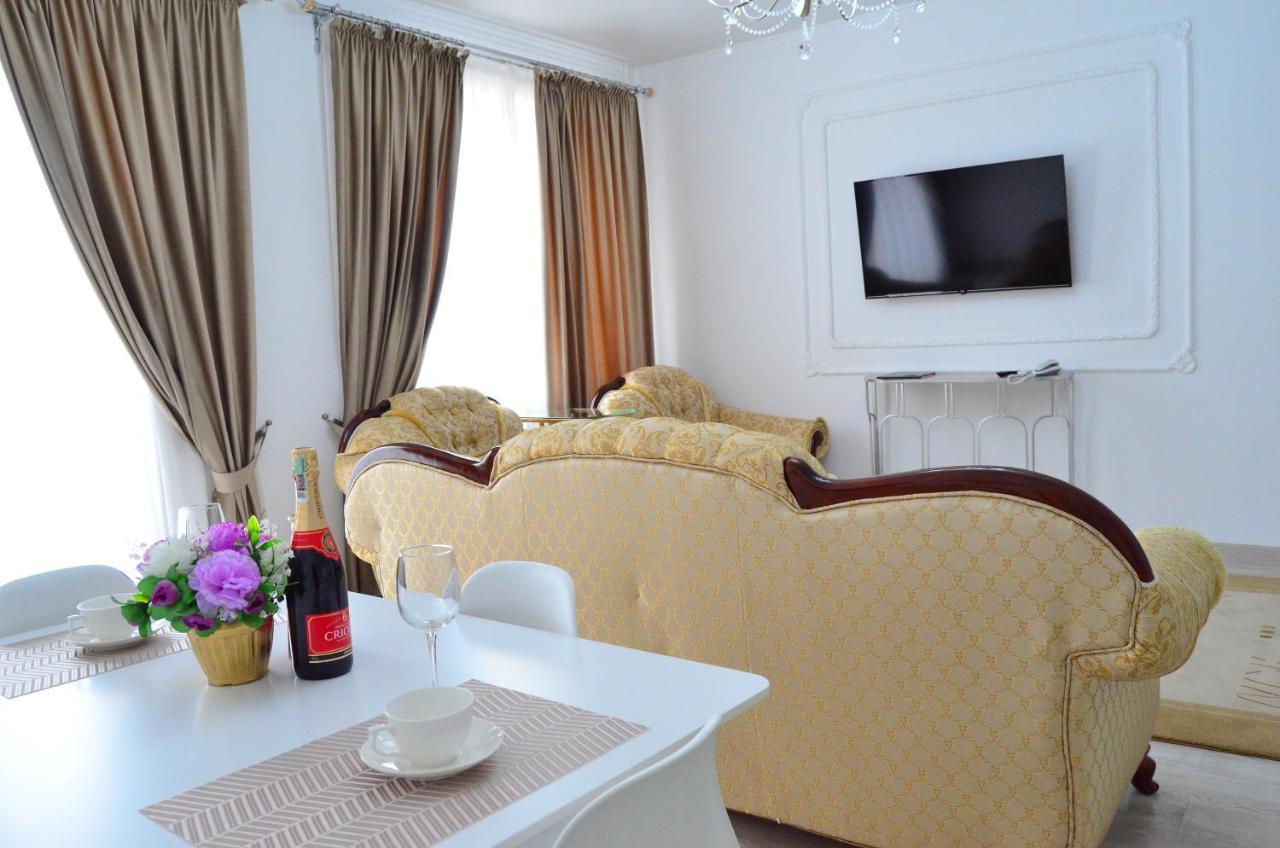 Golden Park Hotel Παβλοντάρ Εξωτερικό φωτογραφία