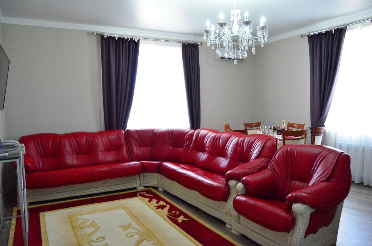 Golden Park Hotel Παβλοντάρ Εξωτερικό φωτογραφία