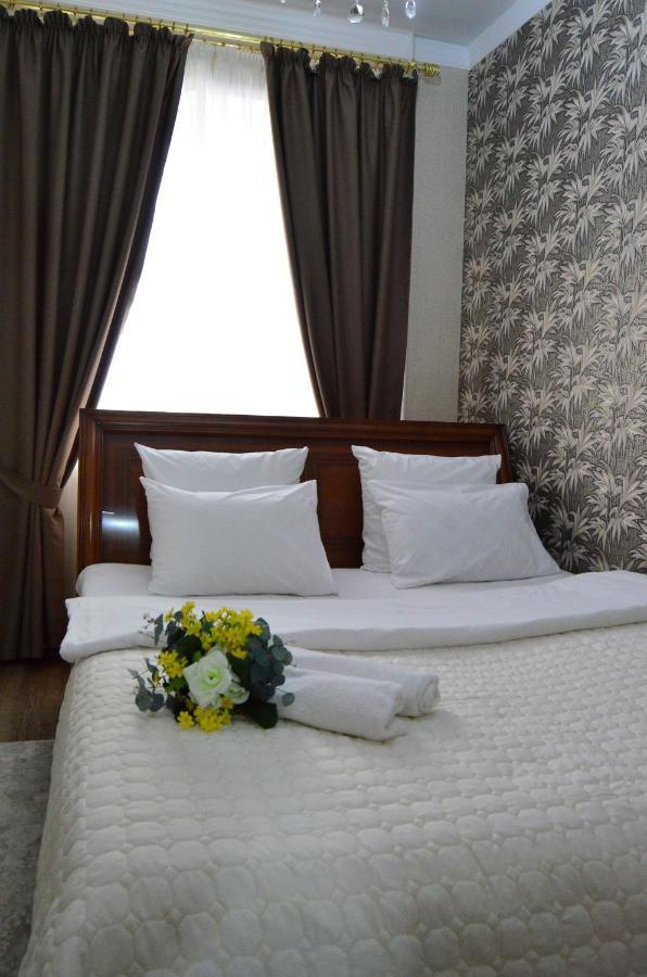 Golden Park Hotel Παβλοντάρ Εξωτερικό φωτογραφία