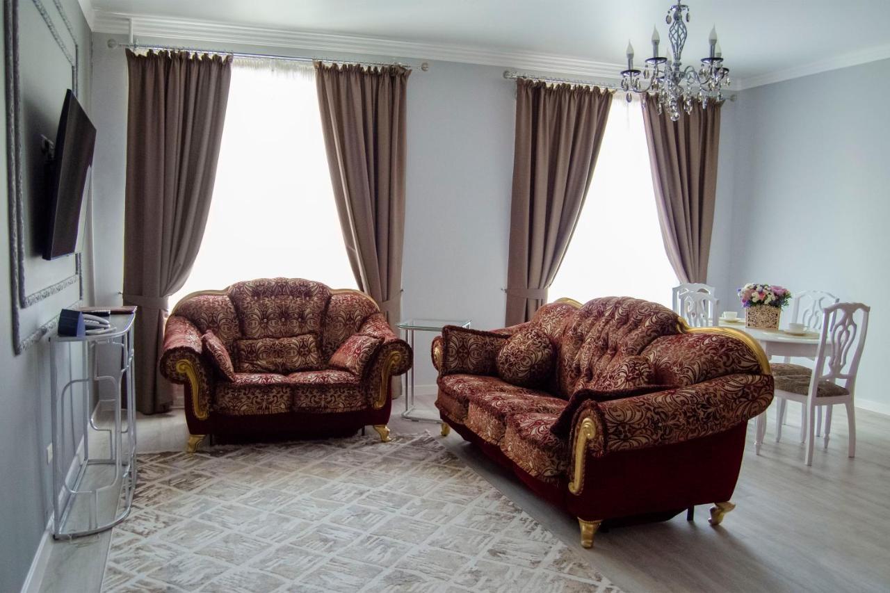 Golden Park Hotel Παβλοντάρ Εξωτερικό φωτογραφία
