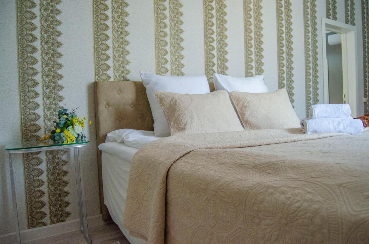Golden Park Hotel Παβλοντάρ Εξωτερικό φωτογραφία